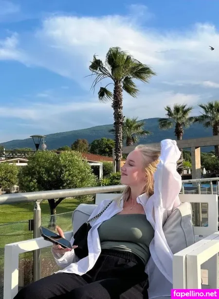 Lenaa Hdl OnlyFans Thumbnail #2movfLswnp