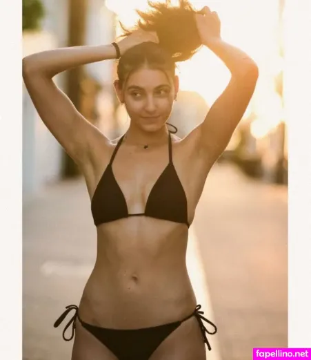 Lenabader26 OnlyFans Thumbnail #8DleE8hCed