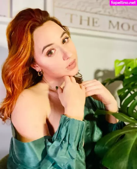 Lenaczura OnlyFans Thumbnail #oERRzQ5KEw