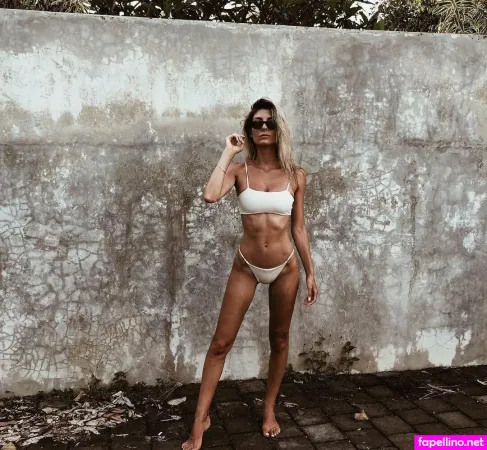 Lenaisabelle OnlyFans Thumbnail #wB7Z3jnWBb