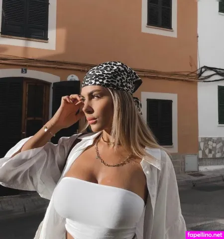 Lenaknk OnlyFans Thumbnail #C8sEIlNi2c