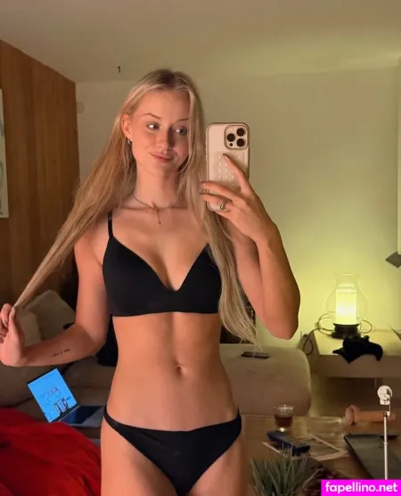 Lenapolanskitv OnlyFans Thumbnail #S7swKf5LNG