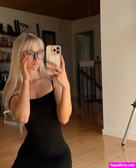 Lenapolanskitv OnlyFans Thumbnail #h1yHqFZMEW