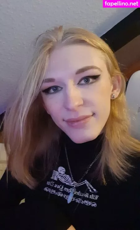 Lenathelicious OnlyFans Thumbnail #cH05x6Yng5