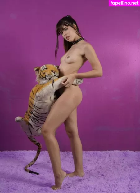 Leni Doll OnlyFans Thumbnail #KgeBDRV10i