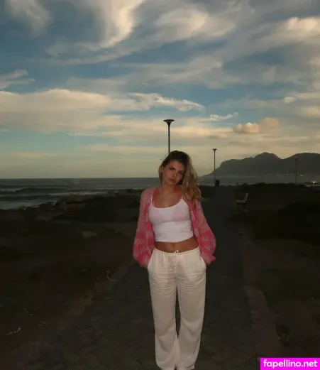 Leni Pieckenhagen OnlyFans Thumbnail #g9KdycOyg0