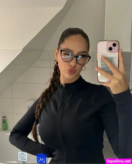 Leni Pntr 1 OnlyFans Thumbnail #IzrLPKmeEa