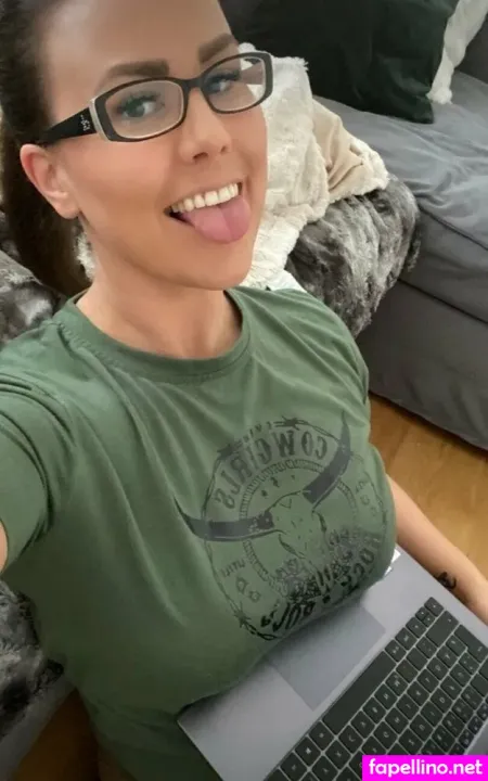 Leni Schfer OnlyFans Thumbnail #kGCwnP8alm