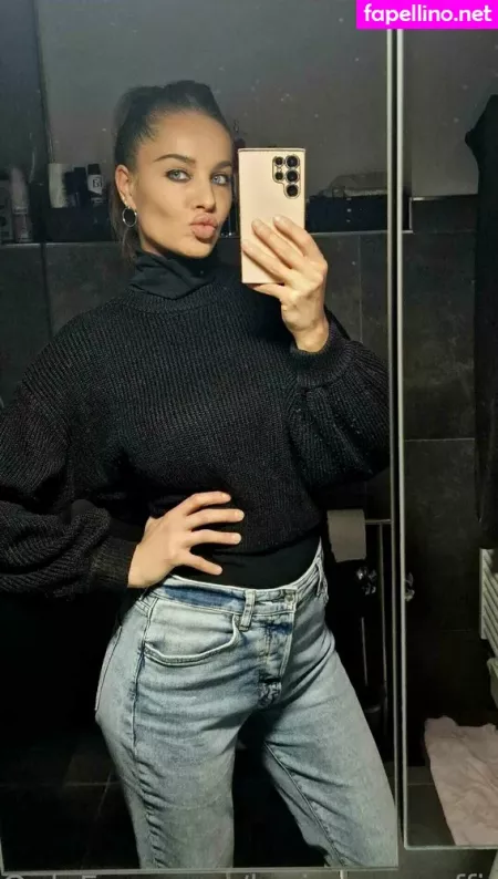 Leniyoung Official OnlyFans Thumbnail #JEYEZfaJ18