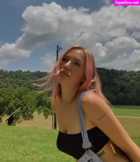 Lennon Stella OnlyFans Thumbnail #YeH2Vk3MkI