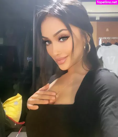 Lenny Emelda OnlyFans Thumbnail #gELmkWcoTM