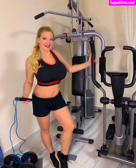 Lenushka1050 OnlyFans Thumbnail #5cxYuYmQZo