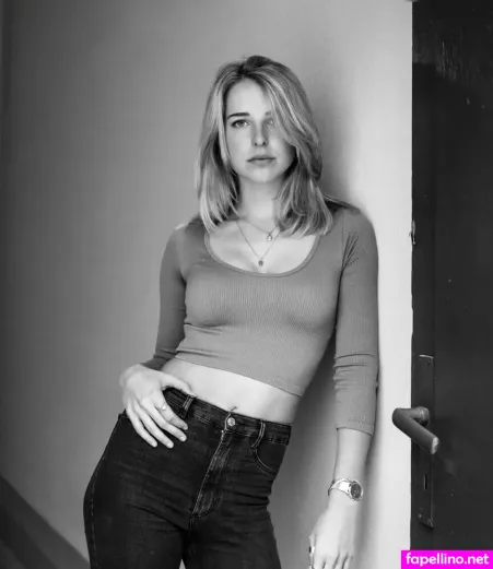 Leonie Brill OnlyFans Thumbnail #4nlfouzoij