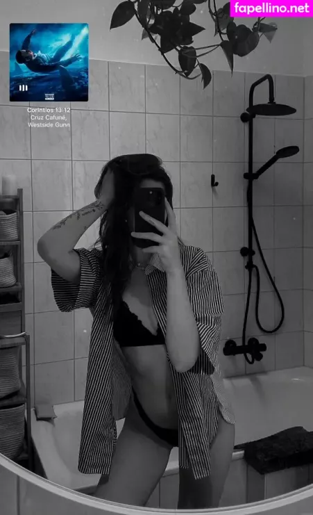 Leonie Busse OnlyFans Thumbnail #HkPk5j9ovC