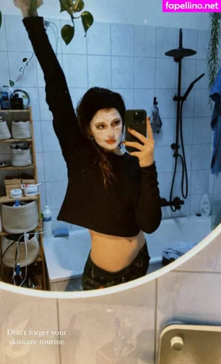 Leonie Busse OnlyFans Thumbnail #jDJ5qT3Oea