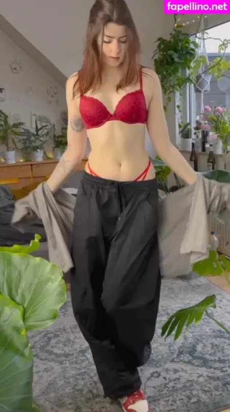 Leonie Busse OnlyFans Thumbnail #uJSXw1qbba