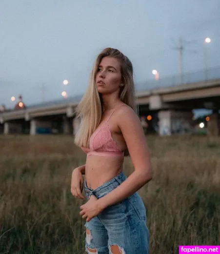 Leonie Christine OnlyFans Thumbnail #8CSZPnd8R9