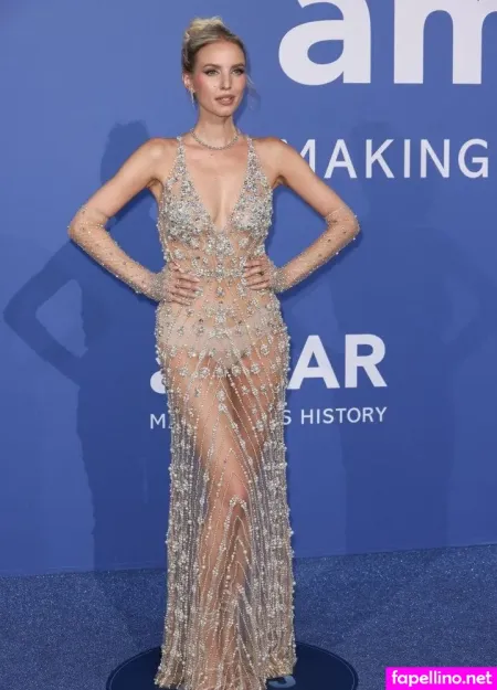 Leonie Hanne OnlyFans Thumbnail #t7BbPwZ8qO