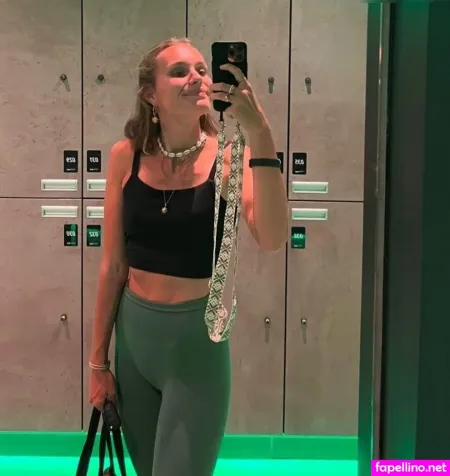 Leonie Massman OnlyFans Thumbnail #KWnifBjQaV