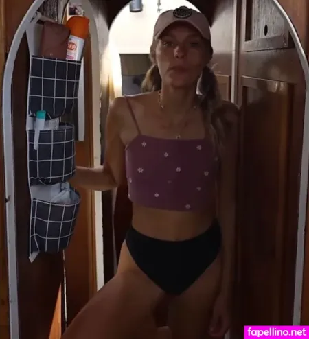 Leonie Massmann OnlyFans Thumbnail #H4FNfyXtm0