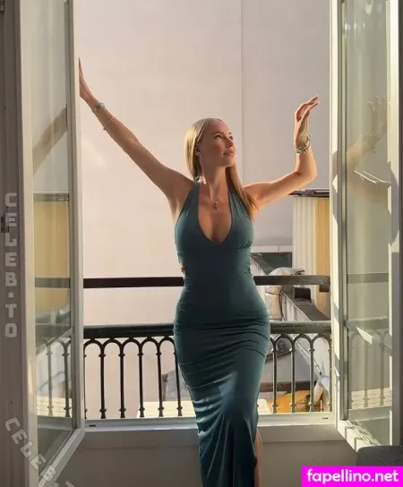 Leonie Rld OnlyFans Thumbnail #4OHJclNIQG