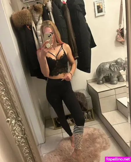 Leonie Sanders 1 OnlyFans Thumbnail #eV5G70lmtg