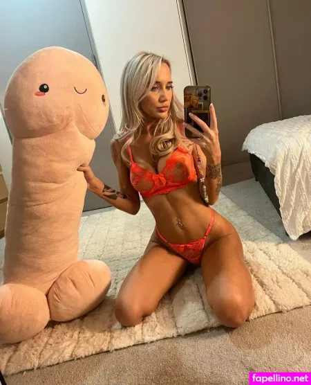 Leoniemcsorleyx OnlyFans Thumbnail #8Avv0jF7Mi