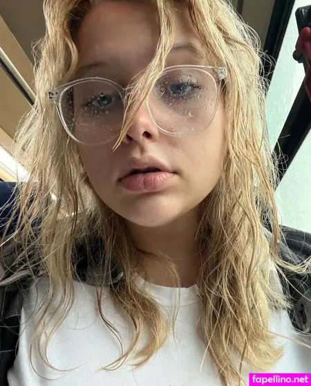 Leonierdbeer OnlyFans Thumbnail #DOBfv000Ux