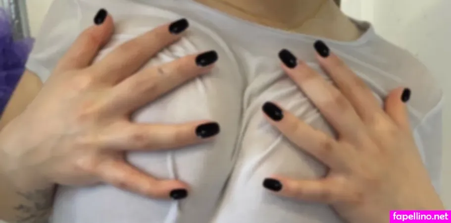 Leonoraharata Main Profile Photo