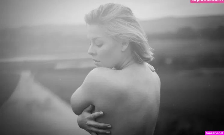 Leonore Bartsch OnlyFans Thumbnail #1mEA7ECQWr