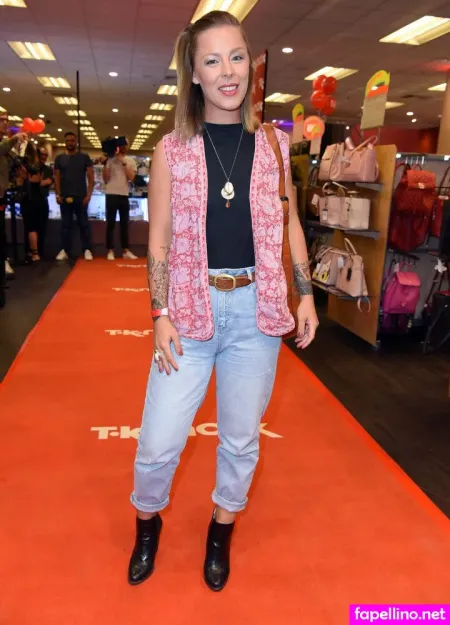 Leonore Bartsch OnlyFans Thumbnail #jB7cyz66qY