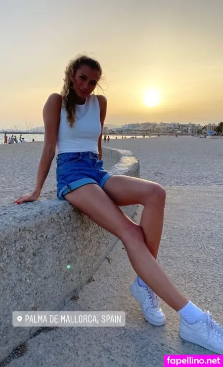 Leony Burger OnlyFans Thumbnail #WJvgKNo3hA