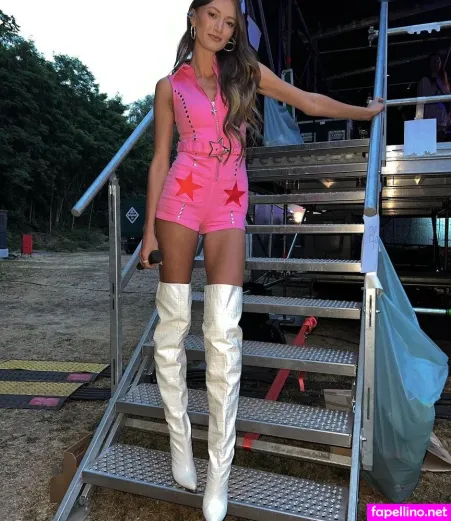 Leony Burger OnlyFans Thumbnail #o8rae3upHo