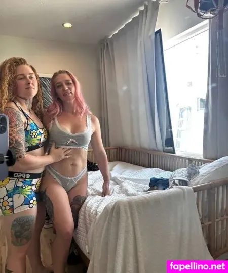 Lesbianlounge OnlyFans Thumbnail #80TAro1gpM