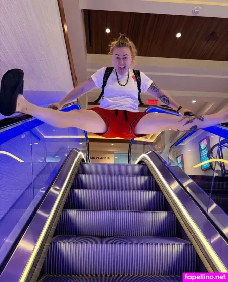 Lesbianlounge OnlyFans Thumbnail #WdTGfY7aL3