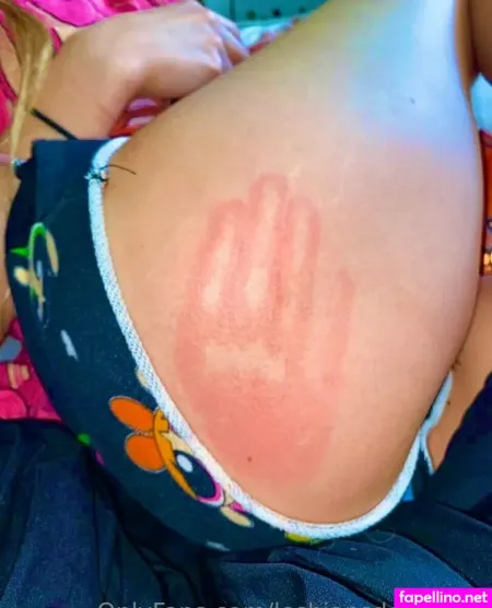 Lesbiansdoitbest2 OnlyFans Thumbnail #2nVXR8QUwY