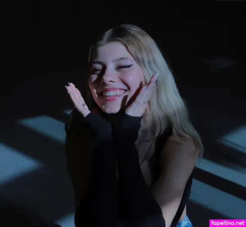 Lesley Bunny OnlyFans Thumbnail #CZcMEKm7yS