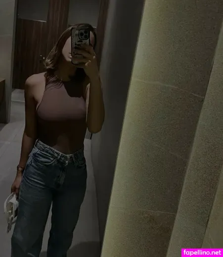 Leslie Carolina OnlyFans Thumbnail #2s7RpzzcNg