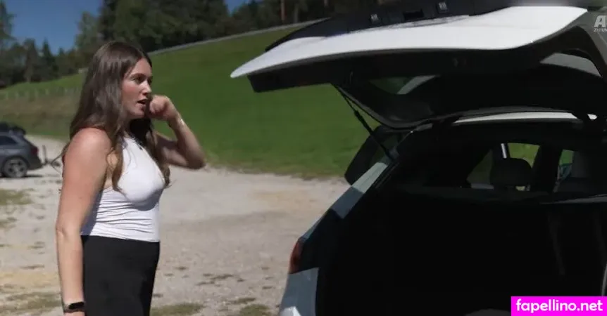 Leslie Schraut OnlyFans Thumbnail #0ZMZdBpIne