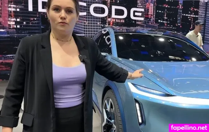 Leslie Schraut OnlyFans Thumbnail #PRwAyYvHZq