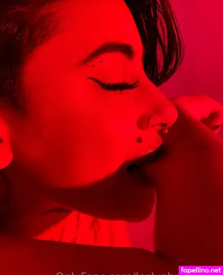 Leslyabrahamof OnlyFans Thumbnail #ME3MNrbLOq