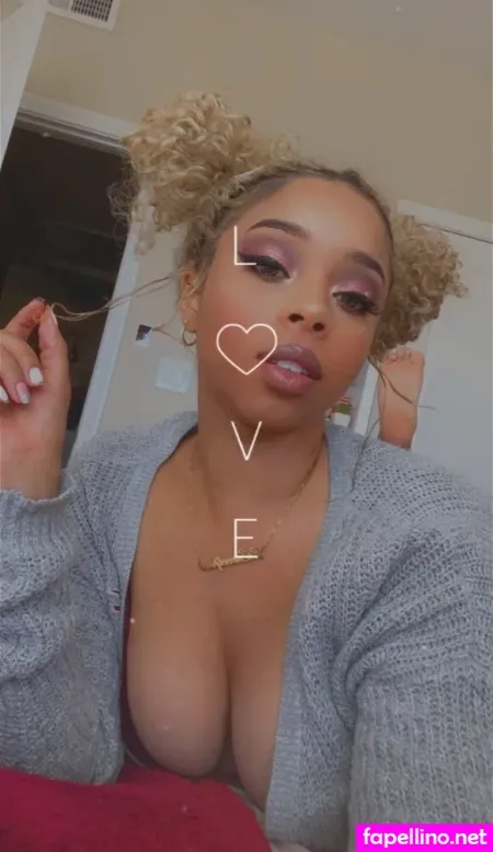 Lesweetpea OnlyFans Thumbnail #JbiXCjUGGa