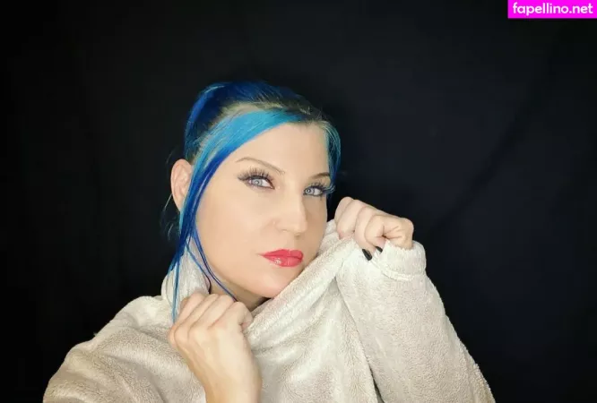 Leva Bates OnlyFans Thumbnail #KnU3CEhAh4