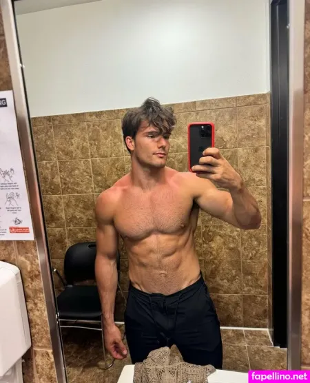 Leviconely 1 OnlyFans Thumbnail #4XsX7W6eyF