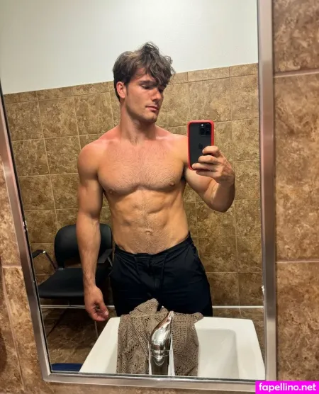 Leviconely 1 OnlyFans Thumbnail #zVwXbGNI88