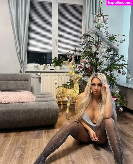 Lexas Dressing Room OnlyFans Thumbnail #l3VuSZXXpO