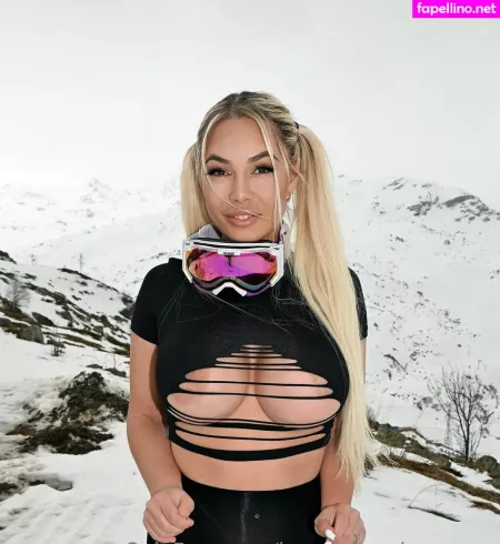 Lexas Dressing Room OnlyFans Thumbnail #leSV20hu1W