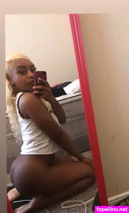 Lexbagz OnlyFans Thumbnail #TwYdIDQxY1