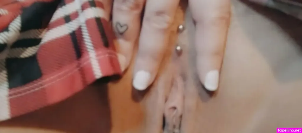 Lexi Wolf OnlyFans Thumbnail #LvklFgzwOx