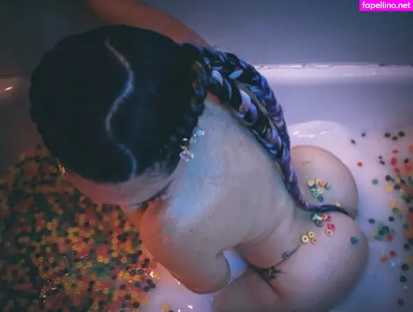 Lexiblow420 OnlyFans Thumbnail #D1F3sgWqs6